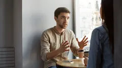 Så känner du igen en smart person – signalen som avslöjar sannolikhetstänkande