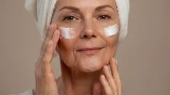 Bästa hemmamasken som återställer ungdom: blanda bara denna gåva från naturen med vatten